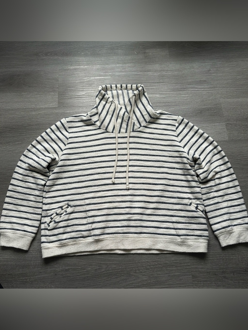 Gibson Coastal classic beach Day Blue Cream Striped long sleeve shirt size Large